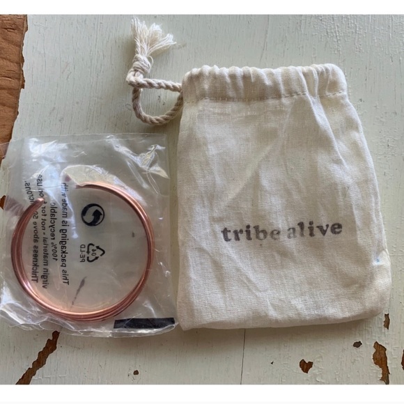 Tribe Alive : rose gold criss cross bracelet - Picture 10 of 14